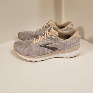 Womens Brooks Adrenaline GTS 20